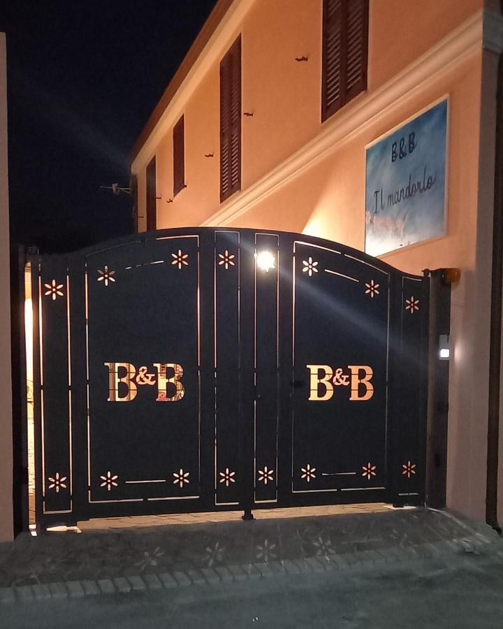 B&B Il Mandorlo San Vito  Buitenkant foto